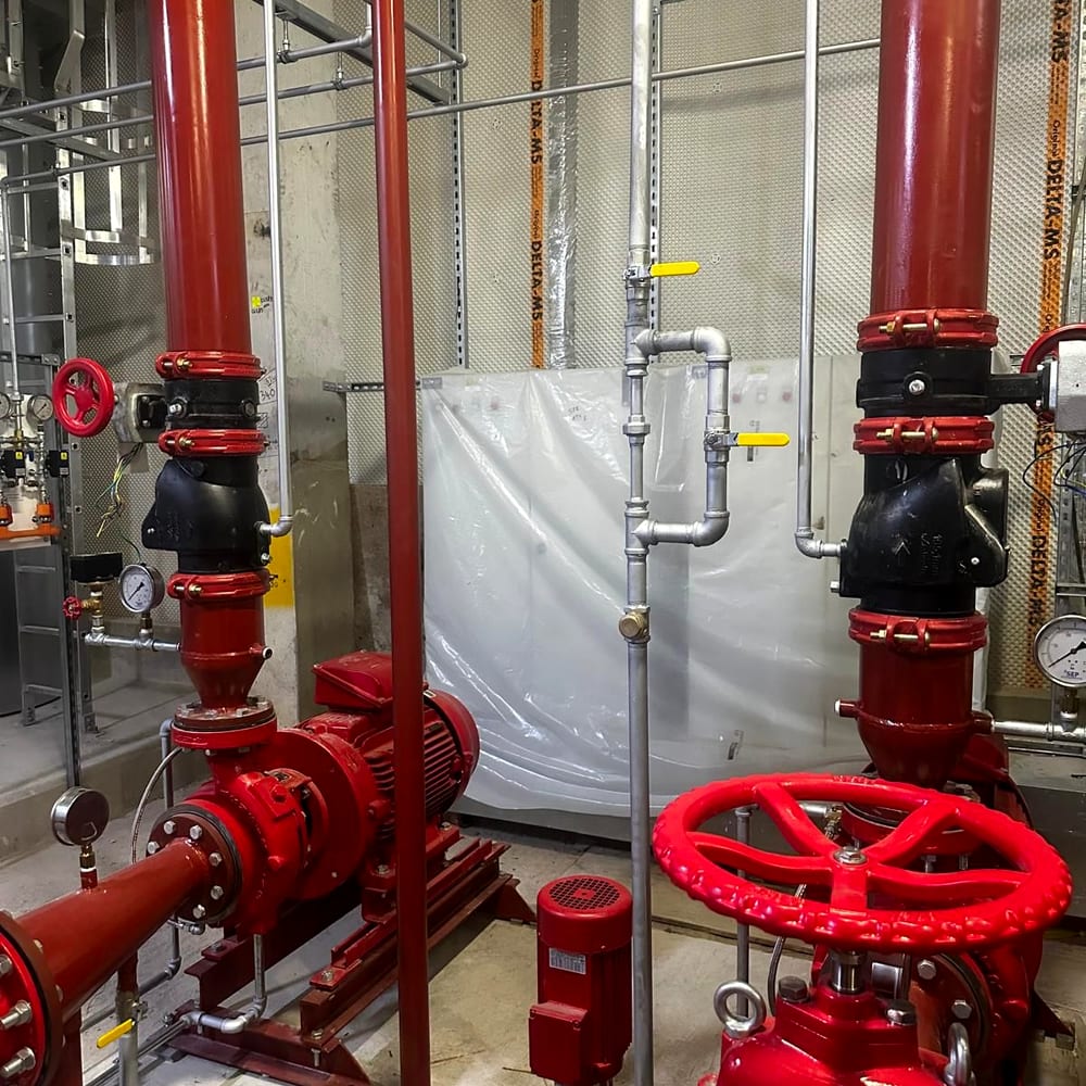 Control valve set, gate valve and pump in a plant room