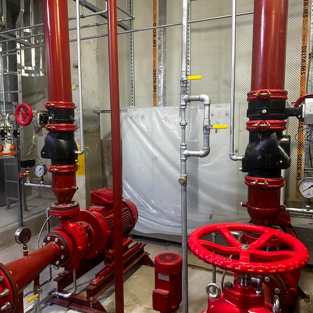 Control valve set, gate valve and pump in a plant room